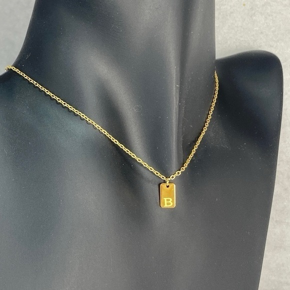 None Jewelry - Chic Gold Letter B Pendant Necklace